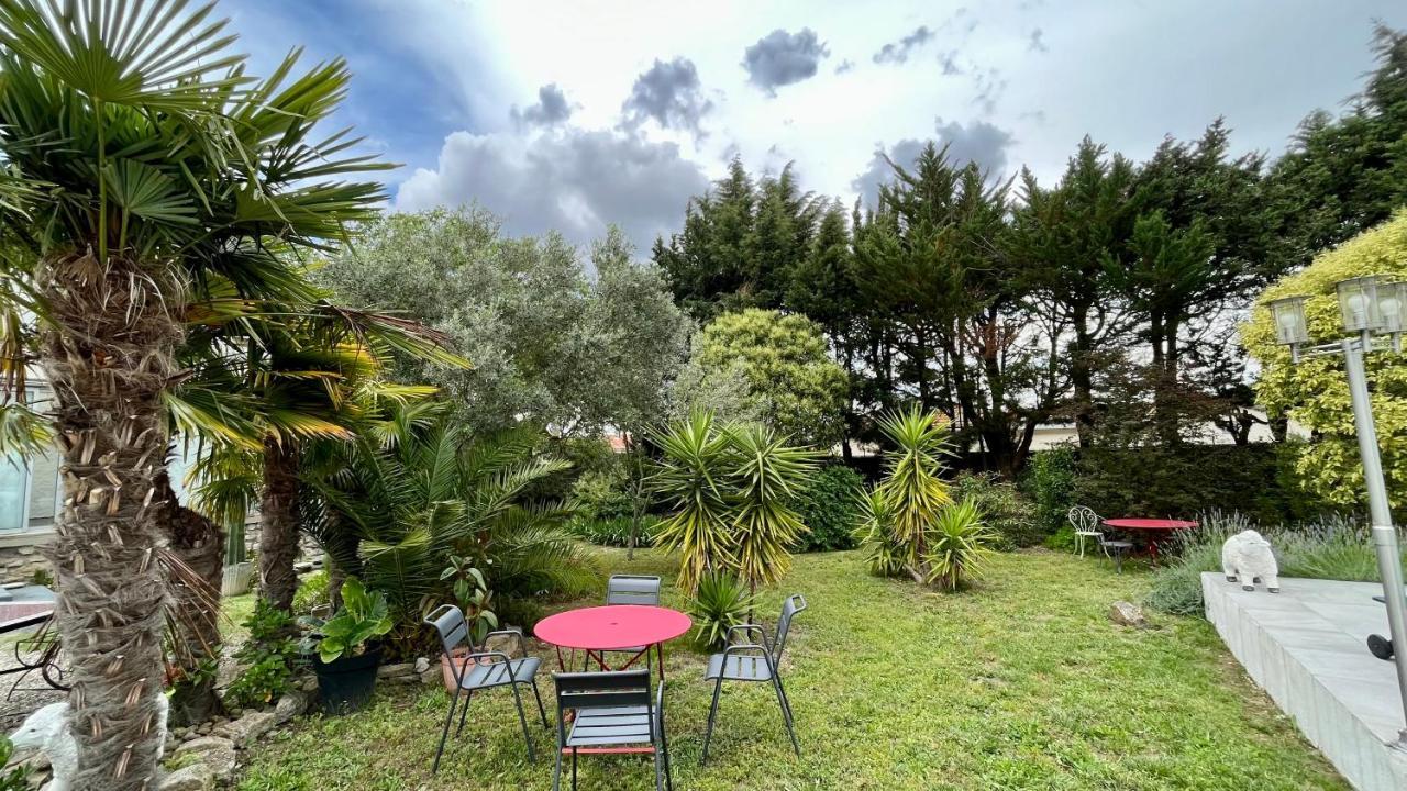Aux Belles Vacances - Adults Only Caux-et-Sauzens Exterior photo